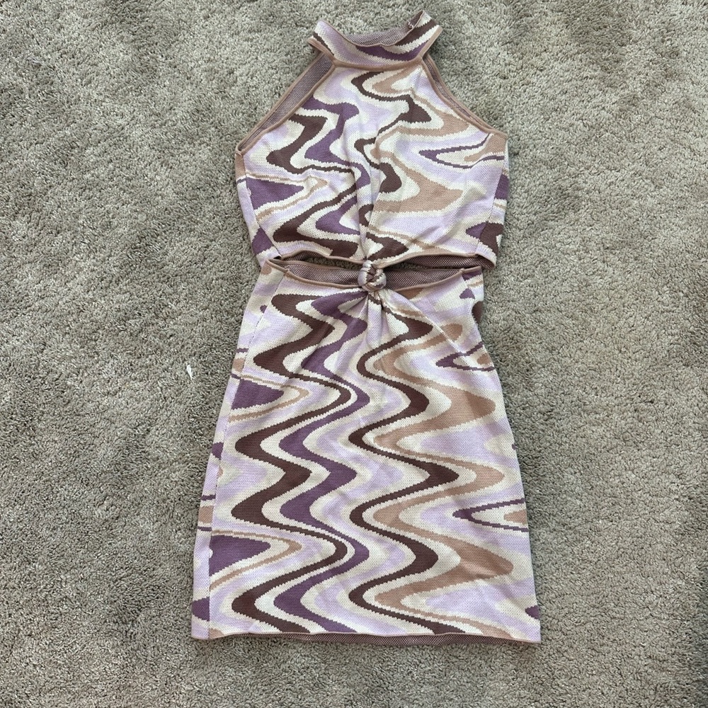 Groovy print backless dress